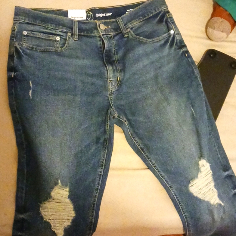 Men Ripped Jeans - Picture 1 of 3